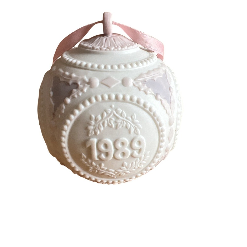 Lladro Annual‎ 1989 Christmas Ball Ornament Fine Matte Porcelain Spain